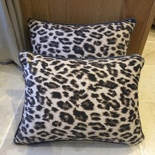2 x  Beautiful Tactile Leopard