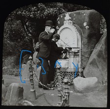 Photo VICTORIANS AT DRINKING