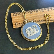 WEDGWOOD Blue Jasperware Cameo Portrait Pendant Filigree Gold Tone Necklace 45cm