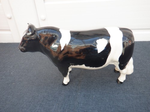 Beswick friesian bull - friesian,