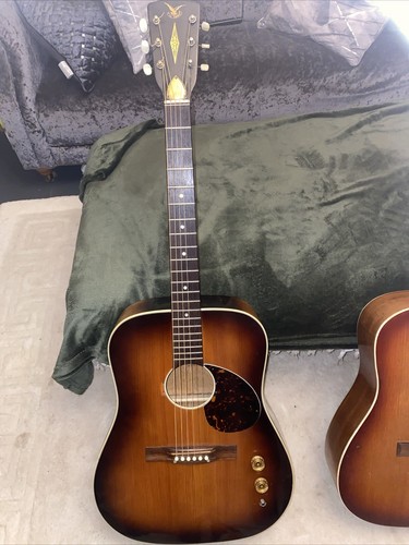 Acoustic guitar boosey - by,