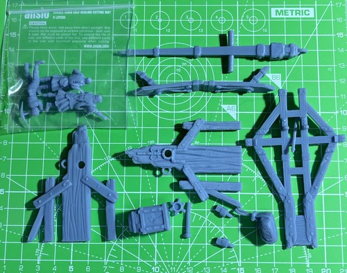 Trebuchet with crew - with,