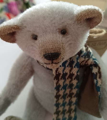 Artist teddy bear vika - by,