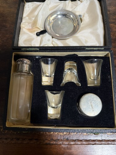 Silver plate cased - silver,