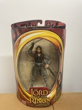 Aragorn Lord of the Rings Deluxe Helms Deep Action Figure