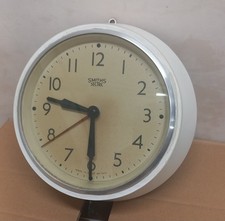 VINTAGE ELECTRIC BAKELITE FACTORY WALL CLOCK UNTESTED GREAT CONDITION SMITHS 