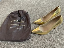 Gold Pleaser, Classique 20,  High Heel Shoes (Size 5 ~ With Shoe Bag)