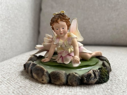 Water lily baby - lily, figurine