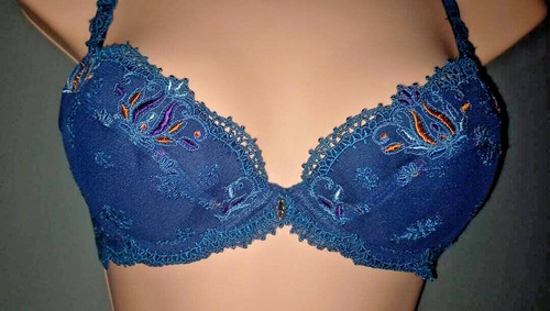 Lise Charmel Bleu Karma?