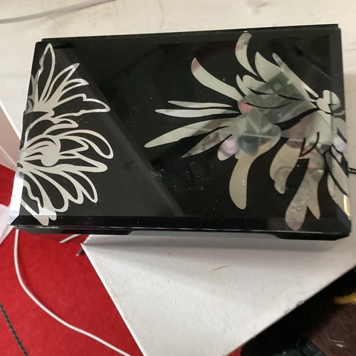 Small black part mirrored - small,