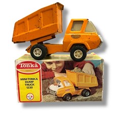 Vtg Tonka Dump Truck 1230 Pressed Steel Canada boxed collectible toy (r3