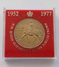 1952 - 1977 H.M Queen Elizabeth II Silver Jubilee Crown Coin / Medallion In Case