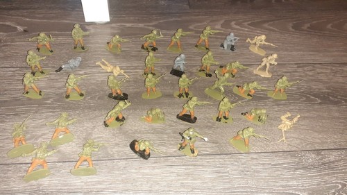 Plastic vintage toy soldiers - vintage,