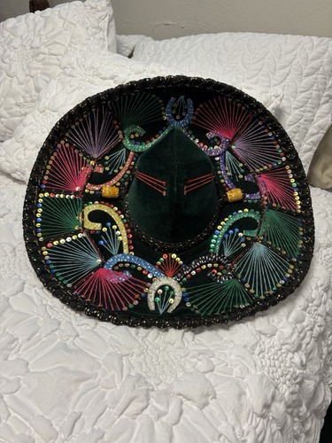 Velvet sombrero features