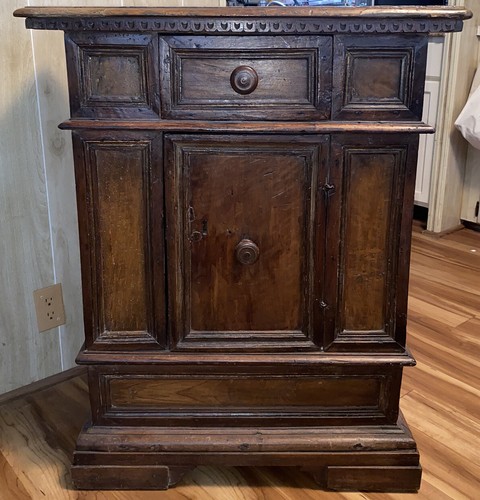 Italian credenza 17th century - italian,