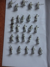 25 METAL FIGURES - HINCHCLIFFE