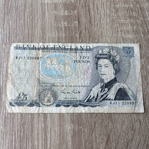 Bank england five pounds - bank,