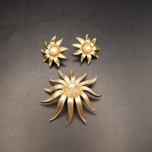 1980s vintage boucher clip - vintage,