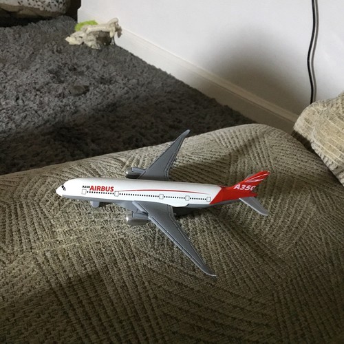 Airbus a350 delta diecast - airbus,