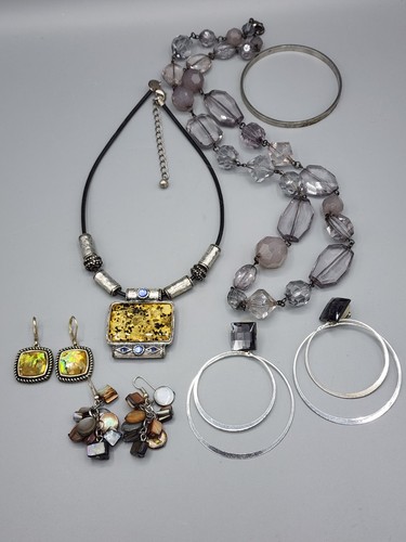 Vintage costume jewelry lot - costume,
