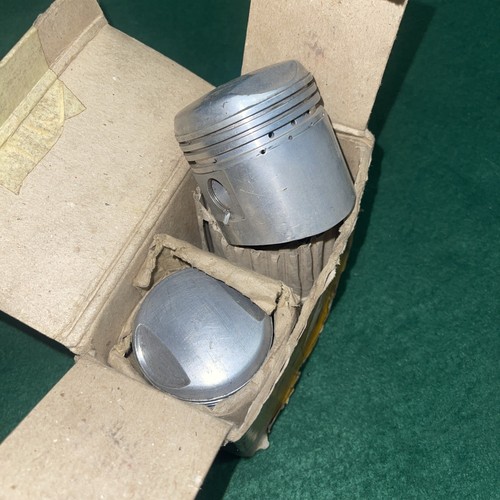 Triumph 350 3ta pistons - triumph,