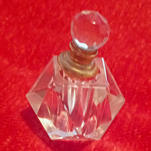 Clear faceted glass crystal - faceted, glass/crystal