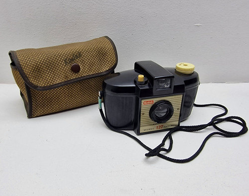 Vintage kodak brownie 127 - vintage,