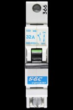 GEC VYNCKIER 32 AMP TYPE 2 M6