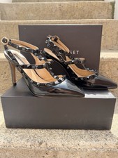 Cari’s Closet  Black Stud