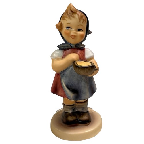Hummel club girl - club, figurine
