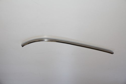 Mercedes w114 w115 front right - w115,