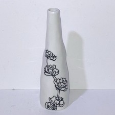 VTG Ceramic Crackle Glaze White Vase /Incised Flower Design Ikebana Vase 23cms