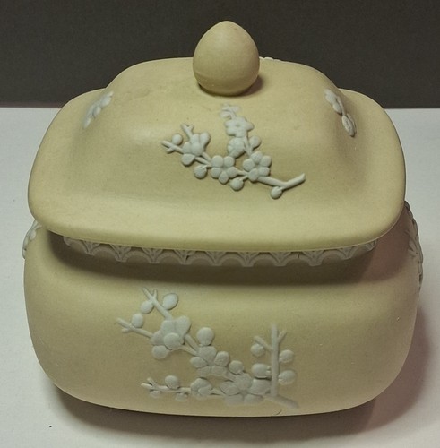 Vintage rare wedgwood - rare, primrose
