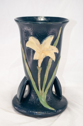 Roseville pottery zephyr - pottery, lily