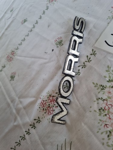 Vintage morris car badge - morris,