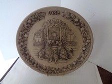 Poole Pottery limited edition 1985 The carol singers dogs cats christmas plate