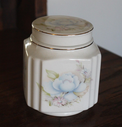 Beautiful vintage sadler - vintage,