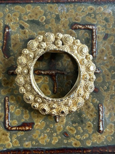 Vintage gold tone circular - vintage,