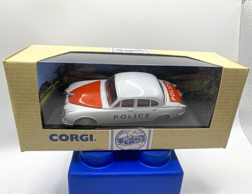 Corgi classics police car - corgi,