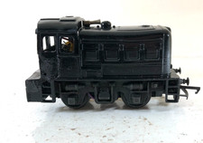 Hornby R253 0-4-0 Dock Authority Diesel Shunter OO Gauge Model Railway