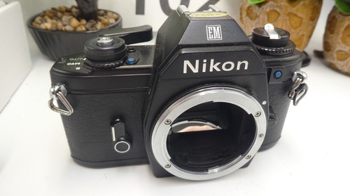 Nikon 35mm slr camera body - nikon, em