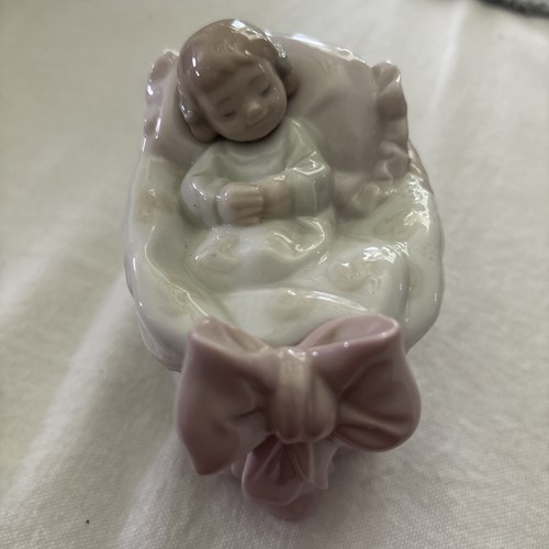 Nao lladro dream little - by,