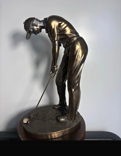 Comego golfer putting - comego,