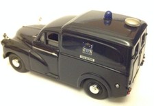 Corgi VA11014 Morris Minor Van