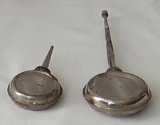 2 VINTAGE ITEMS SMALL METAL OIL CANS –