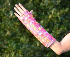 Cast cover Pink Emjoi. Stylish