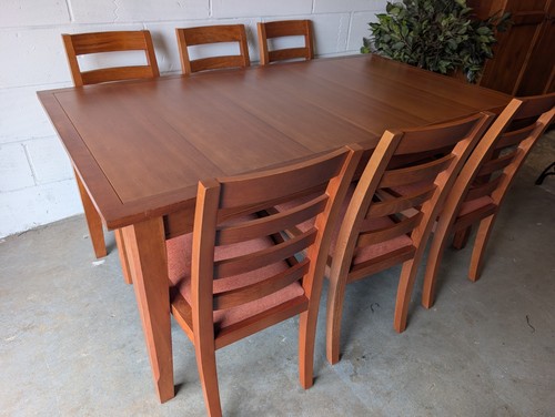 And dining table - m,