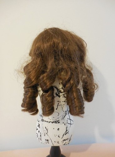 Pretty brown wig - pretty, for