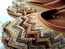 Handcrafted women's flat shoes - Pakistani Indian Punjabi Jutti - Khussa
