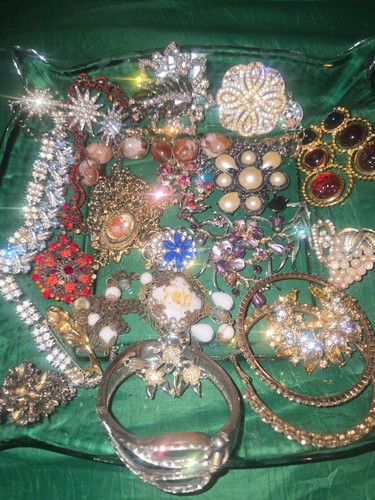 Vintage broken rhinestone - broken,